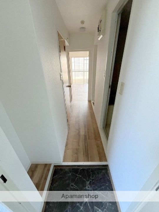 ライヴリー加納309の玄関