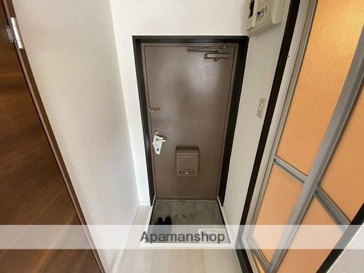 オクトワール宮崎西211の玄関