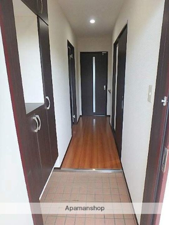 ワンリーフマンション205の玄関