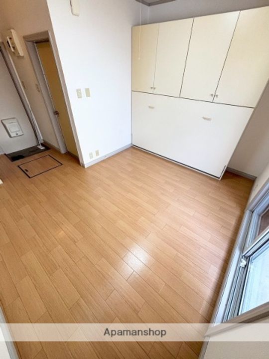 コーポ一の宮A102の居間