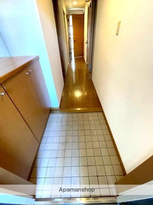 サーパス文化の森304の玄関