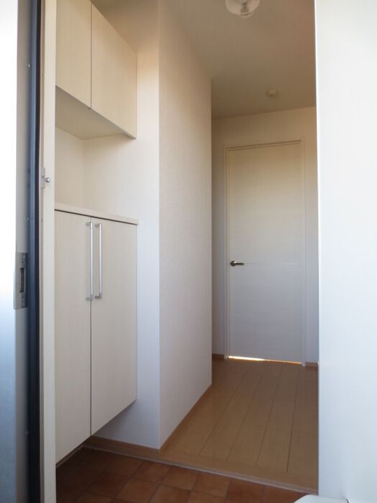 エランビタールSHIOMIの玄関