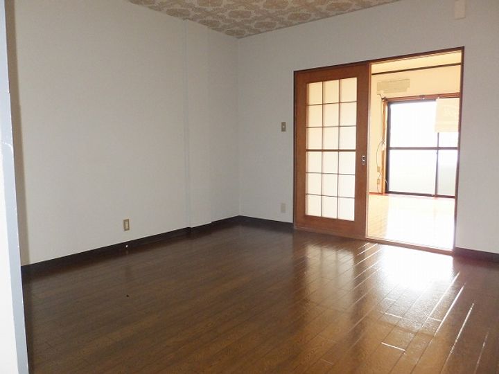 ドリームコーポ102の居間