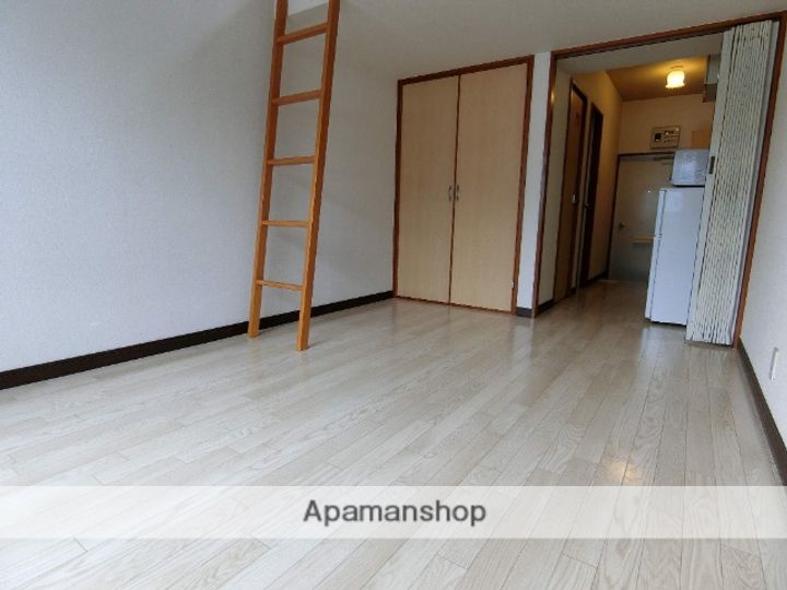 メイプルコート一万城 A・B・C棟A26の居間