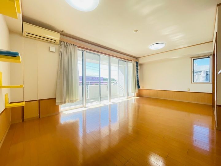 フローリッシュ広呂原の内装