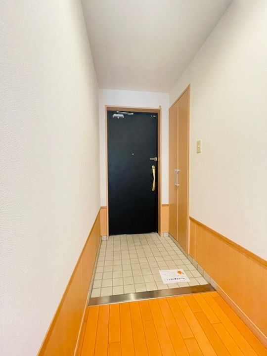 フローリッシュ広呂原の玄関