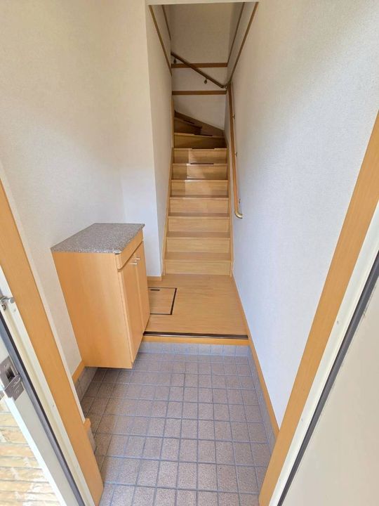 ヴィラ ルミエールBの玄関