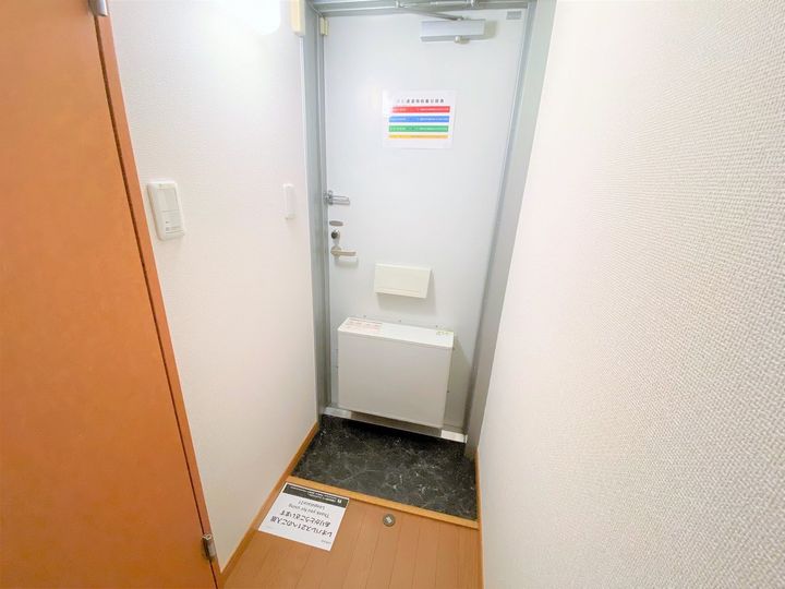 レオパレスMUTA202の玄関