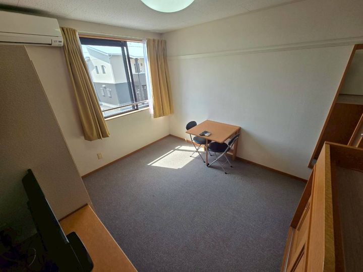 レオパレスノア都城202の居間