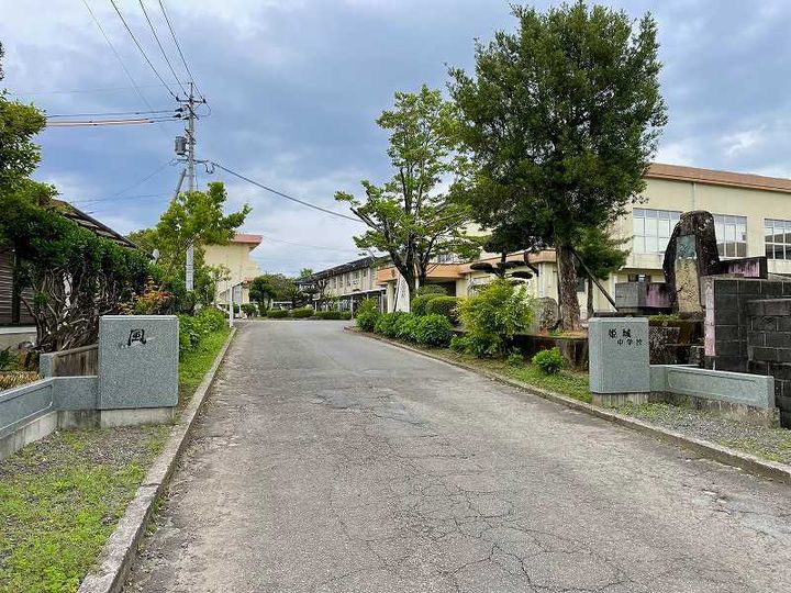 レオパレスプルメリアⅡ202の周辺