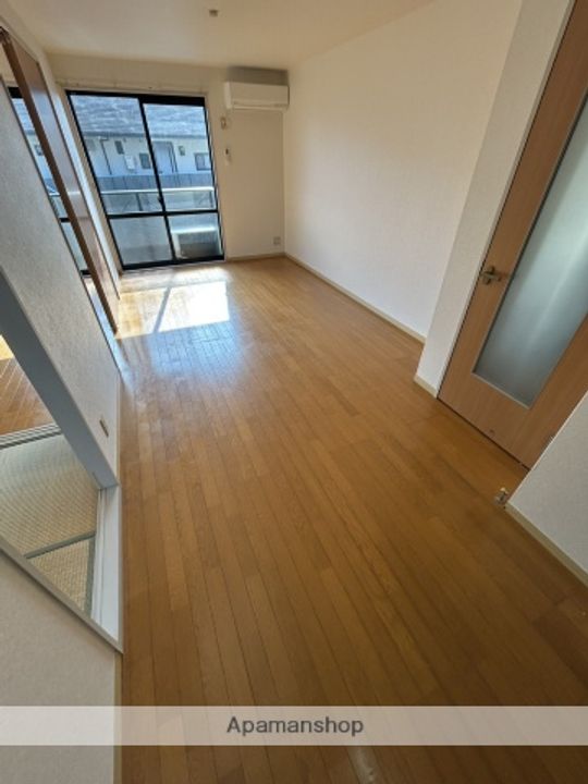 リバーサイドハウス壱番館の居間