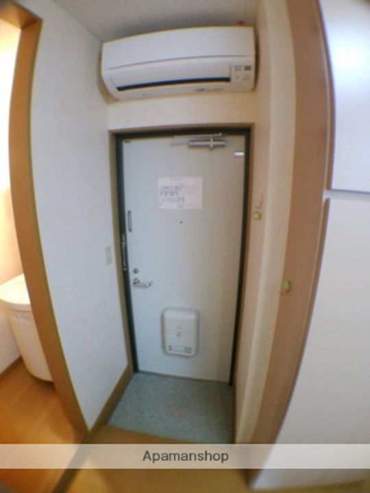 ウェルネスマンション神宮313の玄関