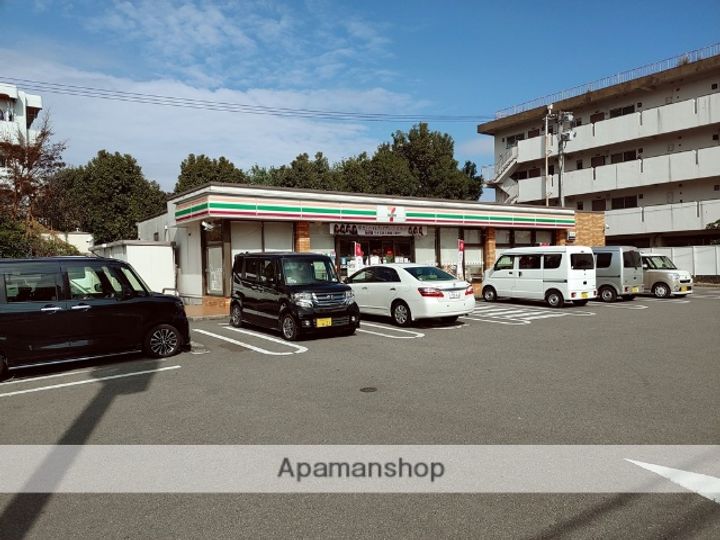 コンフォートメイ103の周辺