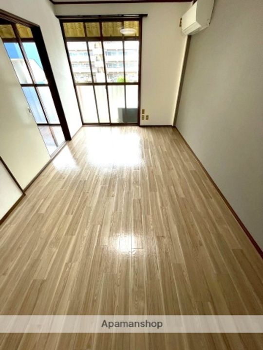 村田コーポ203の居間