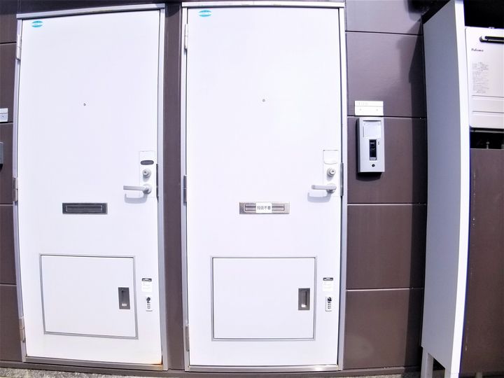 レオパレス火切塚206の玄関
