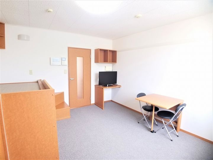レオパレス火切塚206の居間