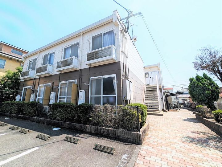 レオパレスフェニックスIN波島202の外観