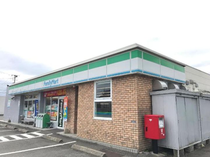 ポニョ・コンフィートの周辺