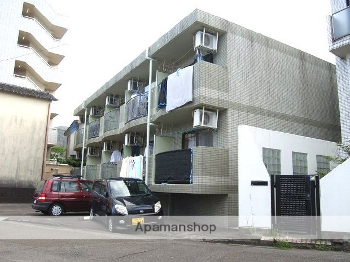 グリーンハウス一番館103の外観