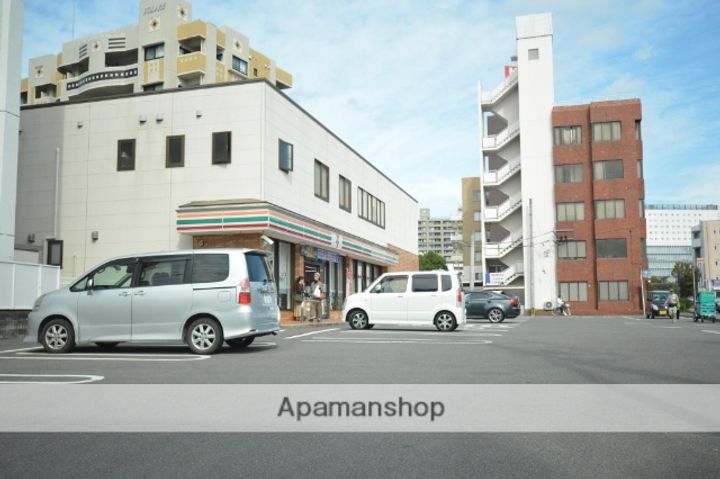 AINA(アイナ)403の周辺