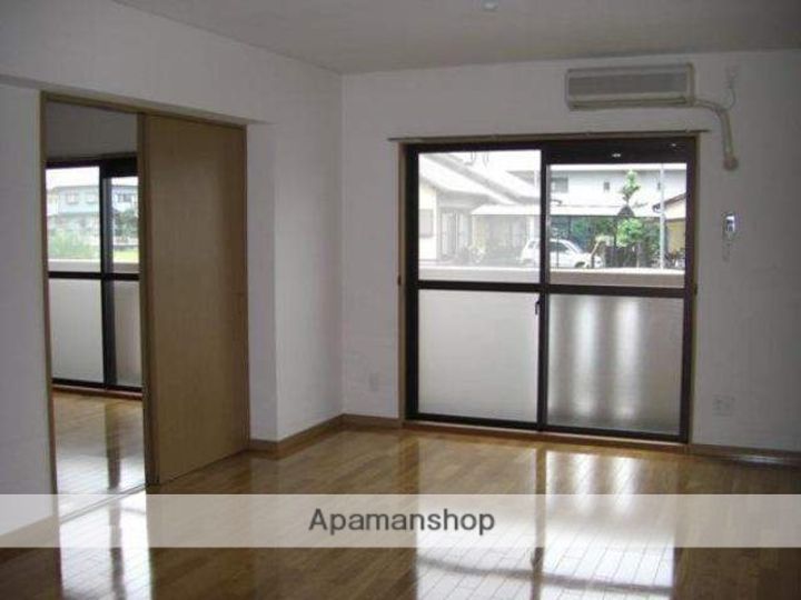 エルシティ大塚103の居間