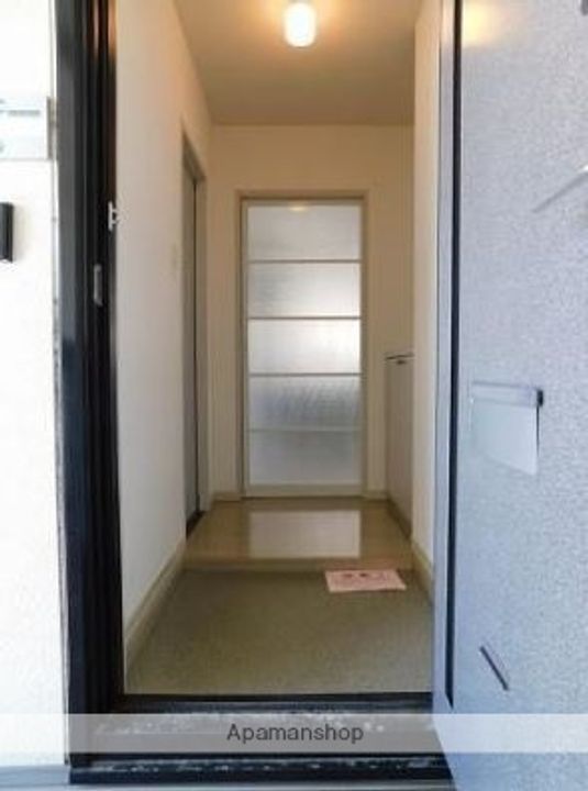 シャトル木花台H101の玄関