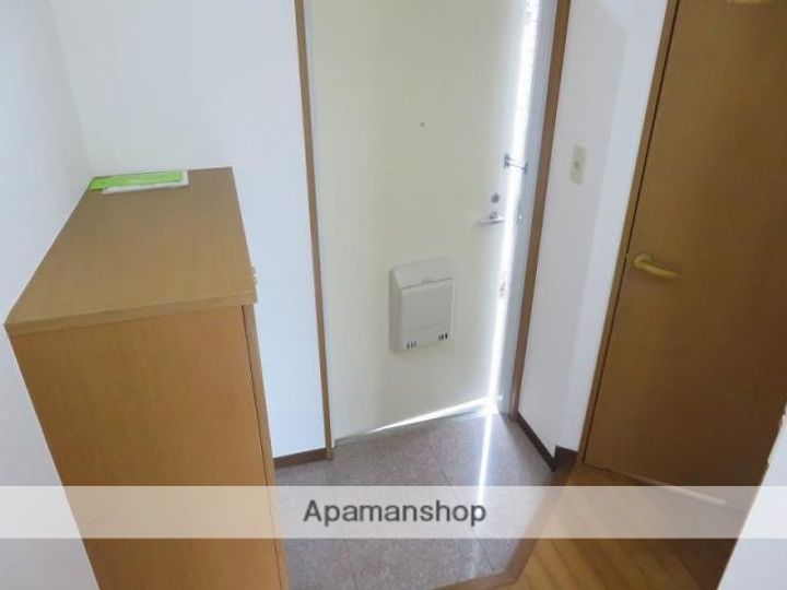 オーシャンハイツの玄関