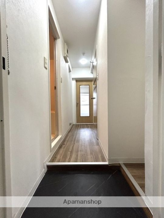 ライヴリー加納210の玄関