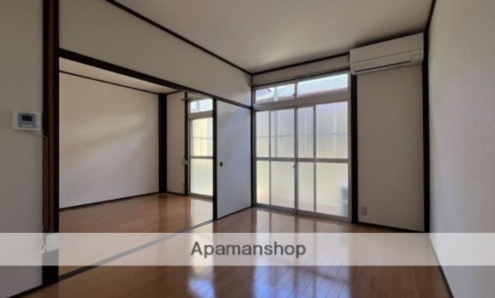 オレンジハイツ102の居間