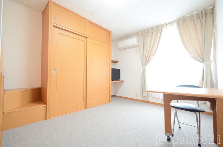 レオパレスフォーセス202の居間
