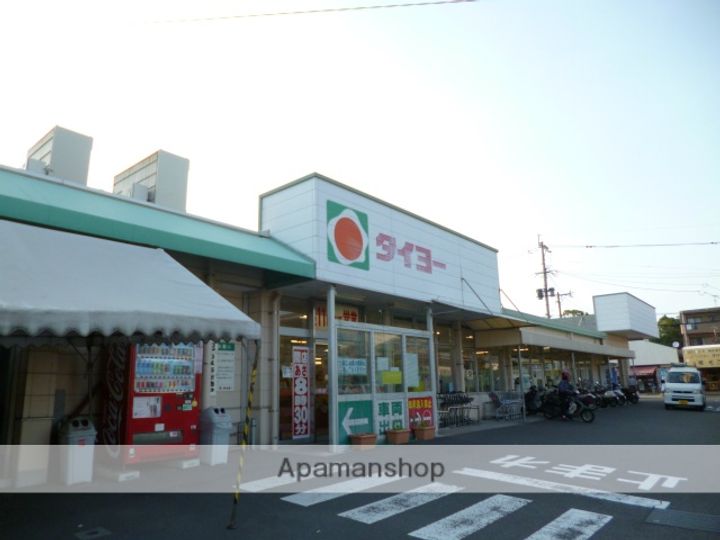 グレーチェ・R105の周辺