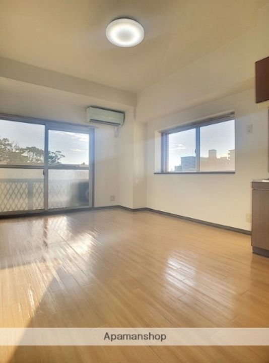 PRESIDENT荒田八幡の居間