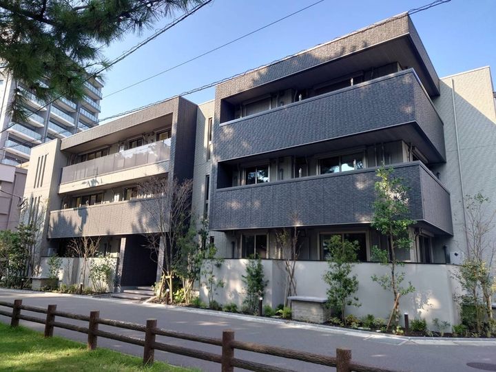WITHPLUS天保山公園の外観
