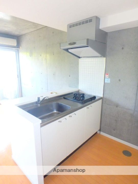 鹿児島県鹿児島市紫原2丁目の賃貸マンションのキッチン