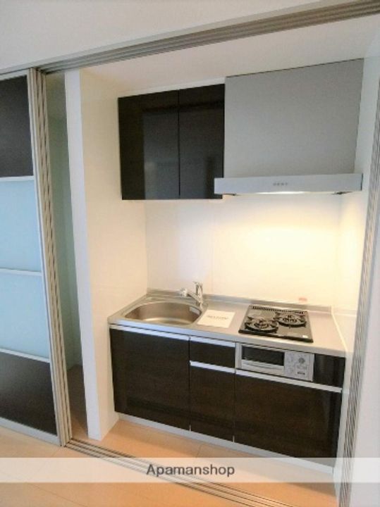 鹿児島県鹿児島市下荒田4丁目の賃貸アパートのキッチン