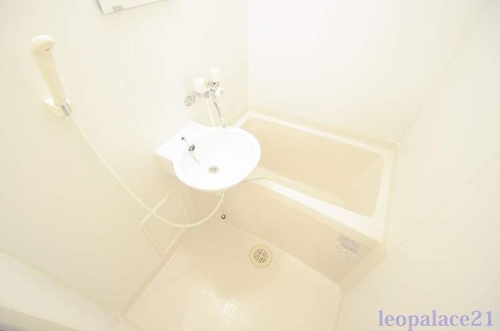 レオパレス玉林205の風呂