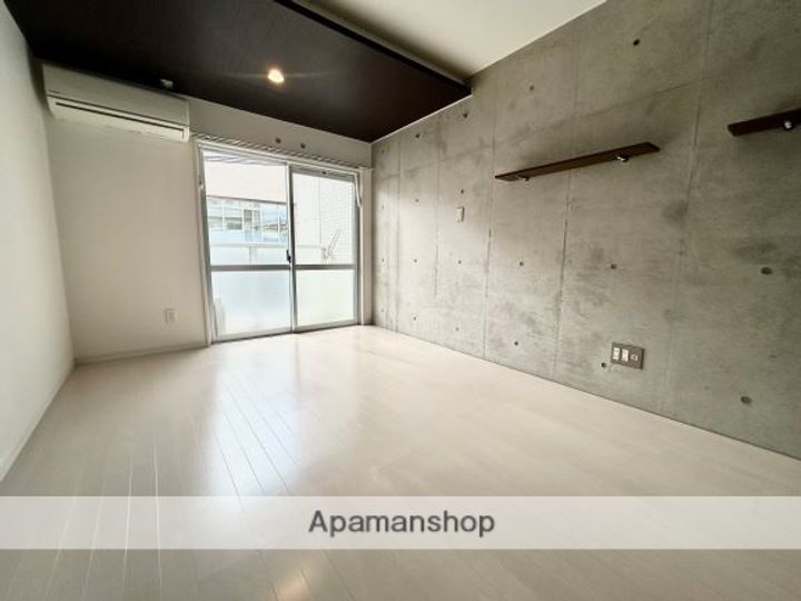 PERSONALITAの居間