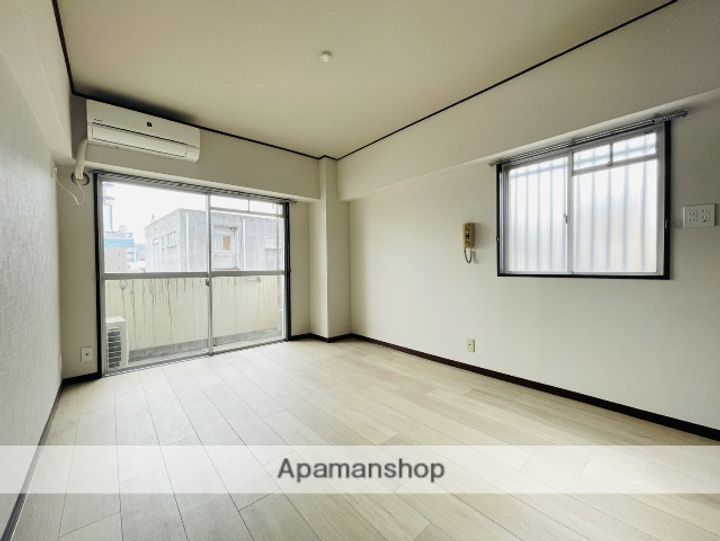 皐月マンション706の居間