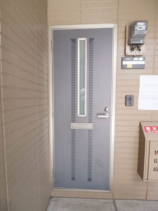 エスポワールA棟の玄関