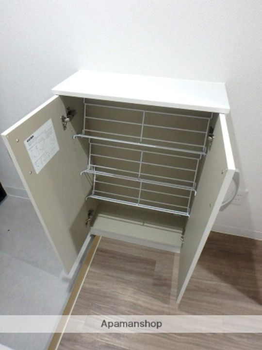 スカイコーポ新屋敷の玄関