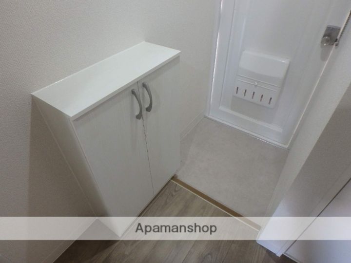 スカイコーポ新屋敷の玄関