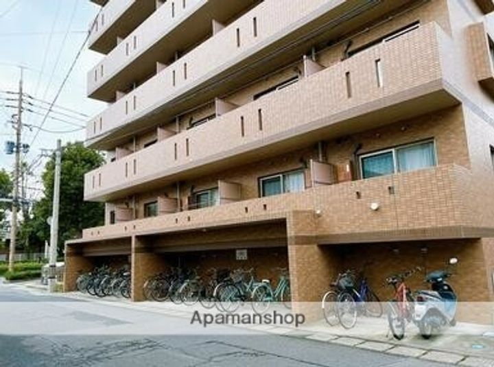 第16富山ビルの外観