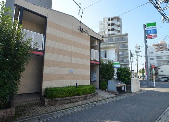 レオパレスプチ ジャルダン106の外観