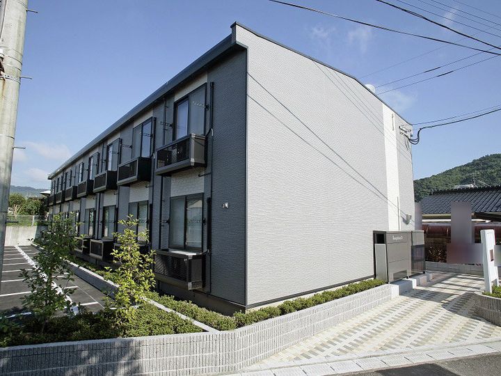 レオパレス龍波見108の外観