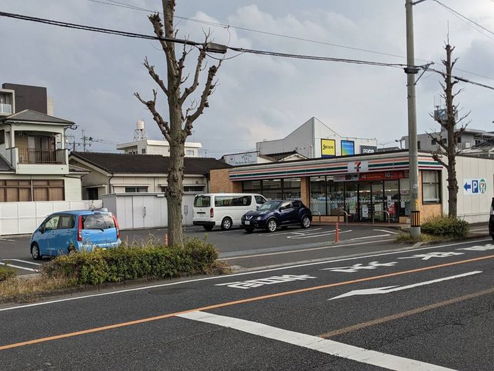 レオパレスフローラの周辺