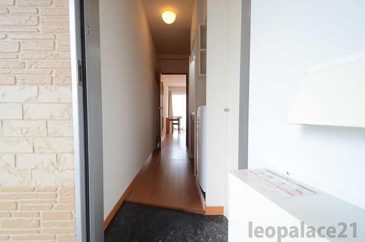 レオパレス和光204の玄関