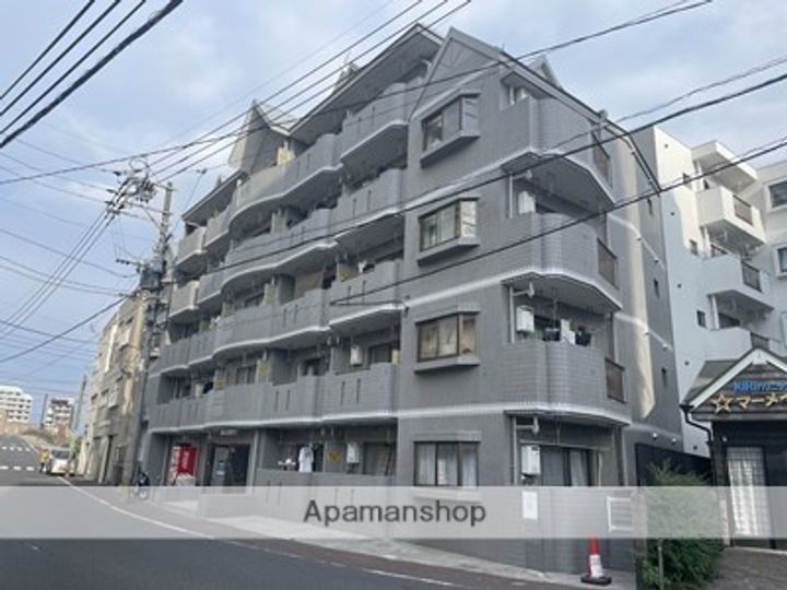 サンパティーク下荒田の外観