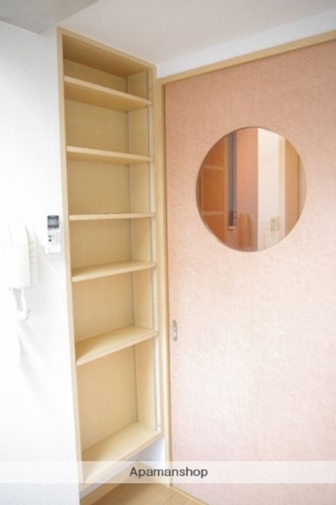 フローレンス平之町302の内装