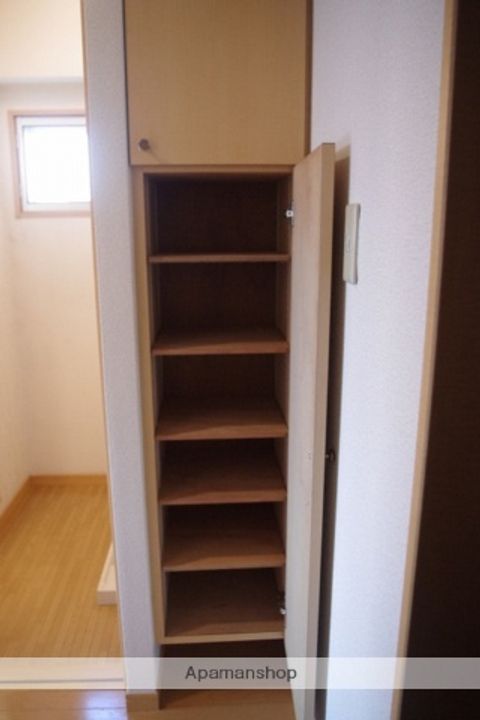 フローレンス平之町302の内装