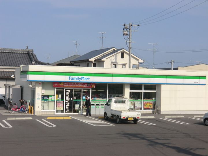 ファミール竹内Bの周辺